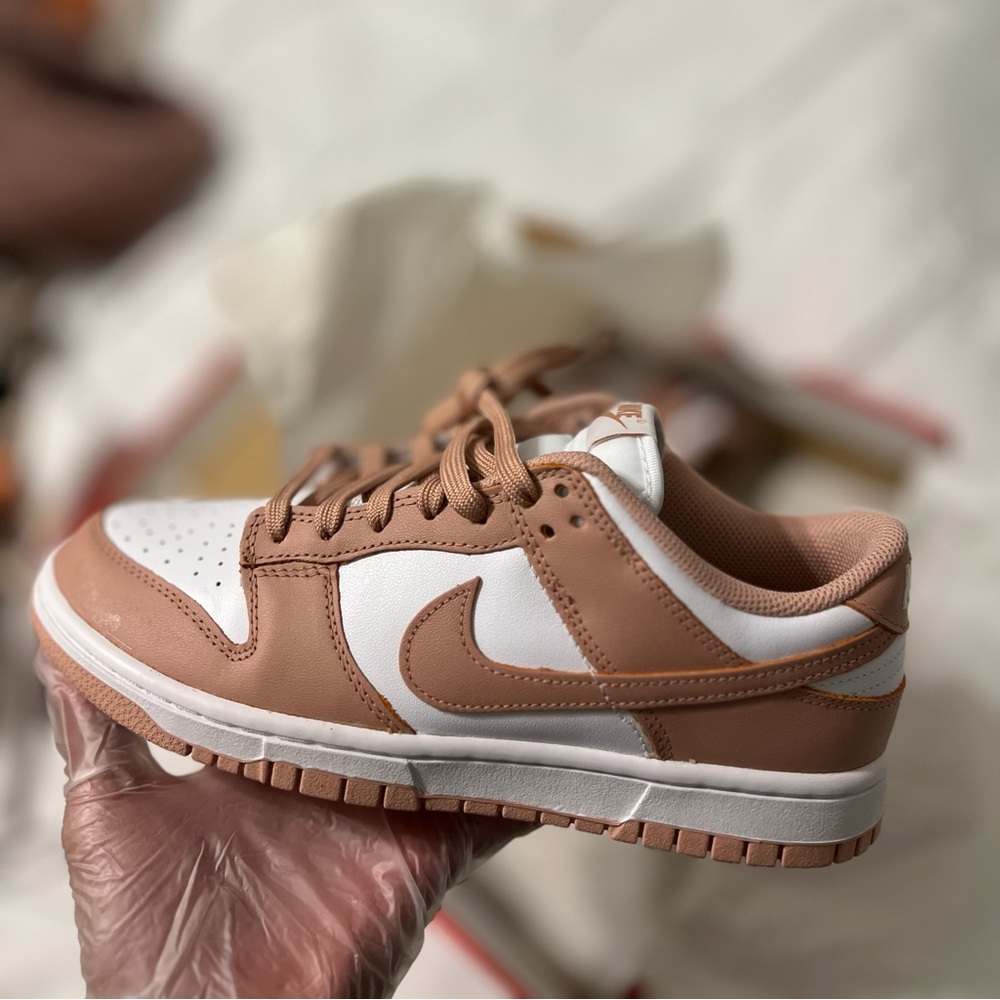 Nike dunk White and rose Sneakers